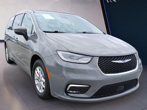 Ceramic Gray Clearcoat 2023 Chrysler Pacifica Touring L