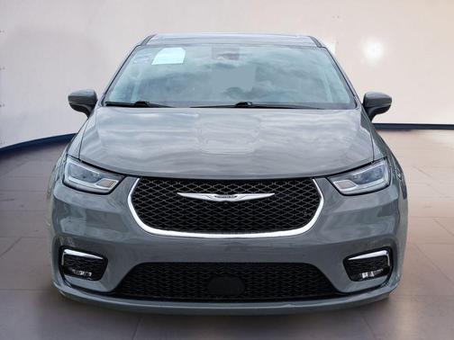 Ceramic Gray Clearcoat 2023 Chrysler Pacifica Touring L