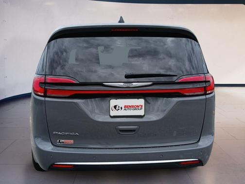 Ceramic Gray Clearcoat 2023 Chrysler Pacifica Touring L