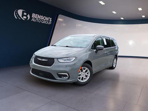 Ceramic Gray Clearcoat 2023 Chrysler Pacifica Touring L