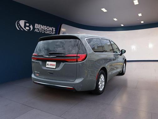 Ceramic Gray Clearcoat 2023 Chrysler Pacifica Touring L