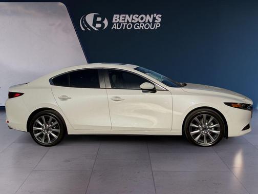 Snowflake White Pearl Mica 2026 Mazda Mazda3 FWD w/Preferred Package