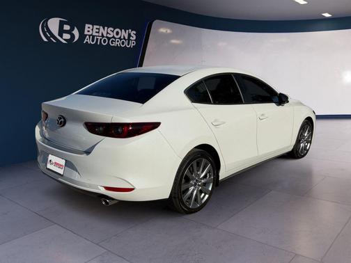 Snowflake White Pearl Mica 2026 Mazda Mazda3 FWD w/Preferred Package