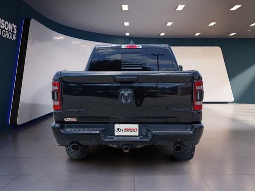 Diamond Black Crystal Pearlcoat 2021 RAM 1500 Big Horn/Lone Star