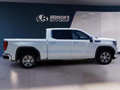 Summit White 2024 GMC Sierra 1500 SLT
