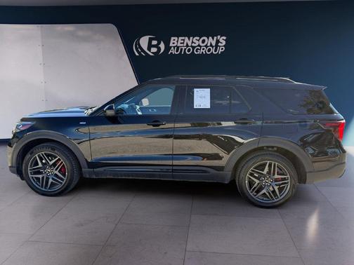 Black Metallic 2025 Ford Explorer ST-Line
