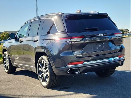 2022 Jeep Grand Cherokee Overland