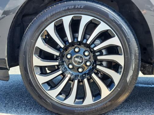 2022 Lincoln Navigator Black Label