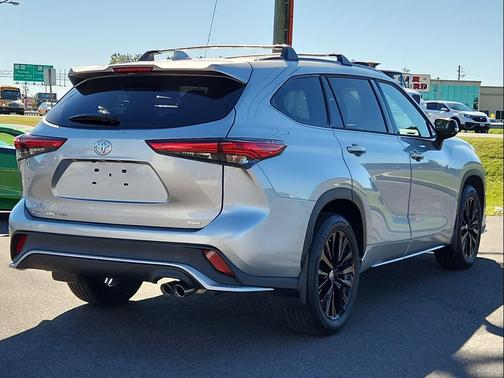 2023 Toyota Highlander XSE