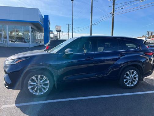 2022 Toyota Highlander Hybrid Limited