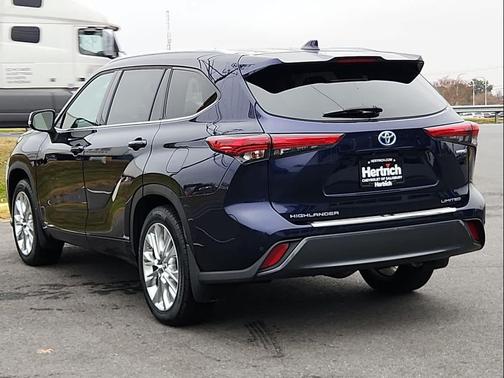 2022 Toyota Highlander Hybrid Limited