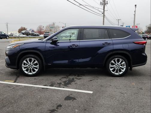 2022 Toyota Highlander Hybrid Limited