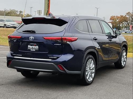 2022 Toyota Highlander Hybrid Limited
