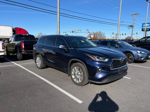 2022 Toyota Highlander Hybrid Limited