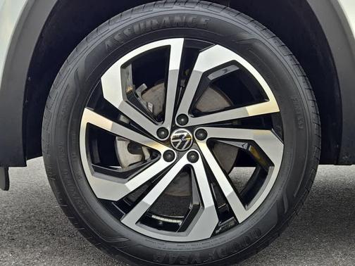 2023 Volkswagen Atlas 2.0T SEL