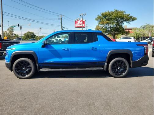 2025 Chevrolet Silverado EV LT