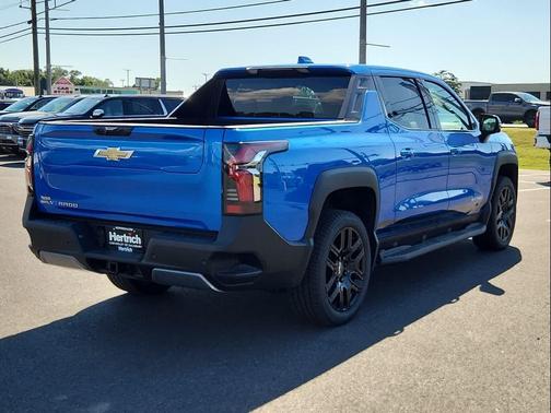 2025 Chevrolet Silverado EV LT