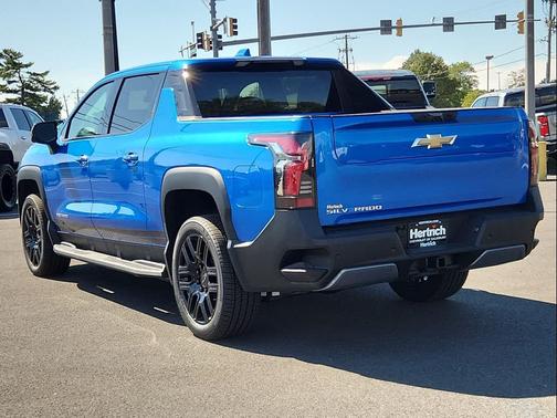 2025 Chevrolet Silverado EV LT