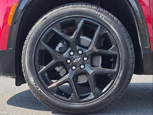 Radiant Red Tintcoat 2026 Chevrolet Traverse RS