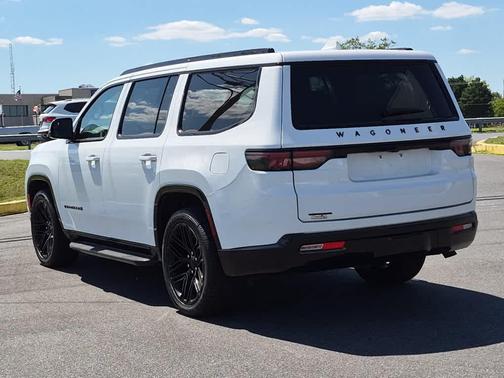 Bright White Clearcoat 2023 Jeep Wagoneer Series II Carbide 4x4