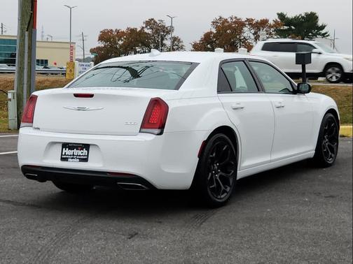 2019 Chrysler 300 Touring