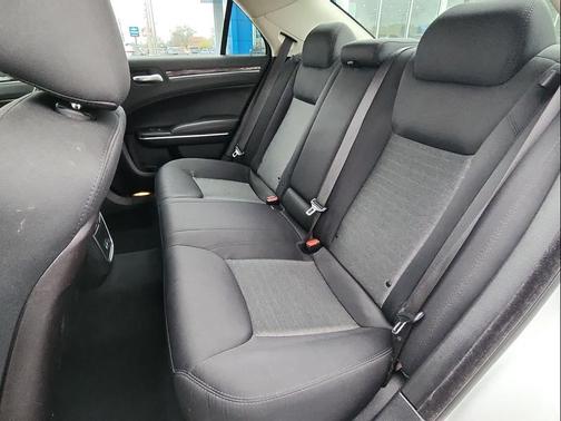 2019 Chrysler 300 Touring