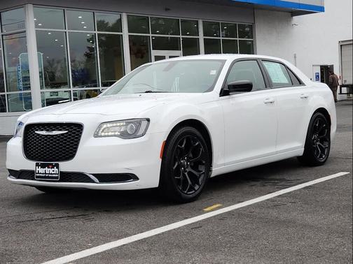 2019 Chrysler 300 Touring