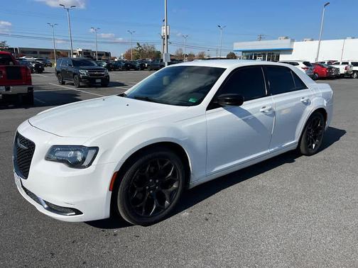 2019 Chrysler 300 Touring