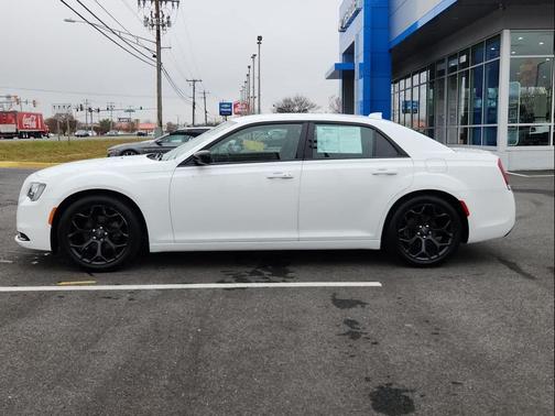 2019 Chrysler 300 Touring