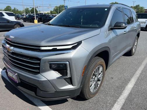 Sterling Gray Metallic 2025 Chevrolet Traverse LT