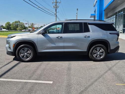 Sterling Gray Metallic 2025 Chevrolet Traverse LT