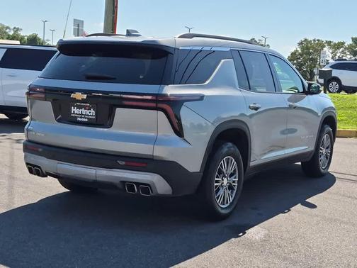 Sterling Gray Metallic 2025 Chevrolet Traverse LT