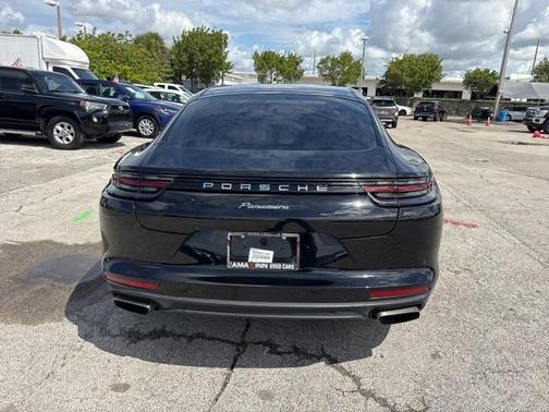 2018 Porsche Panamera 4