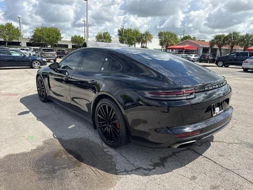 2018 Porsche Panamera 4