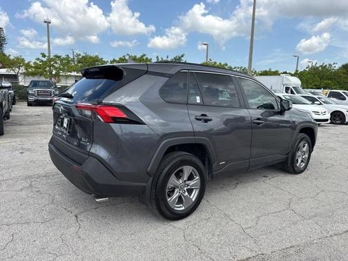 2024 Toyota RAV4 Hybrid XLE