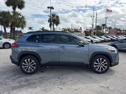 2025 Toyota Corolla Cross XLE