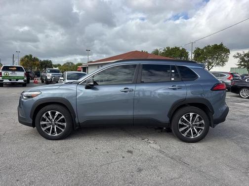 2025 Toyota Corolla Cross XLE