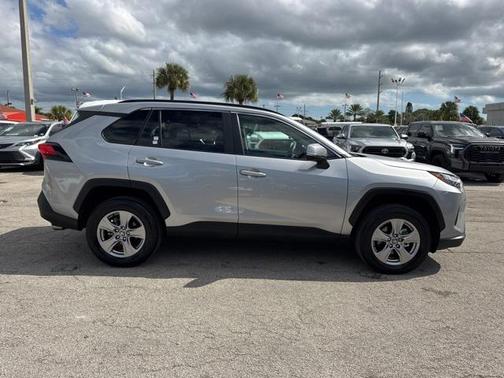 2025 Toyota RAV4 XLE