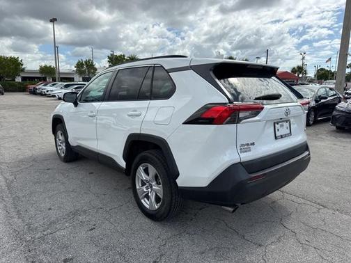 2021 Toyota RAV4 XLE