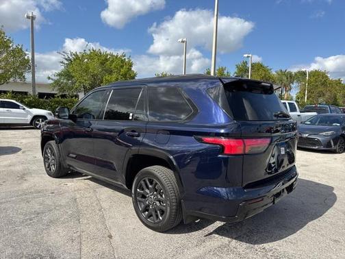 2023 Toyota Sequoia Platinum
