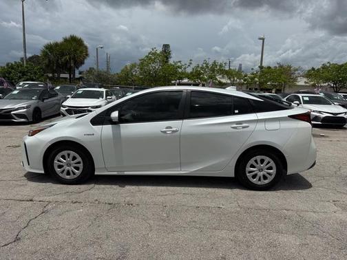 2021 Toyota Prius LE