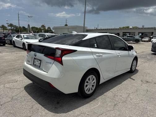 2021 Toyota Prius LE