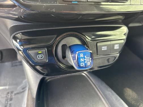 2021 Toyota Prius LE