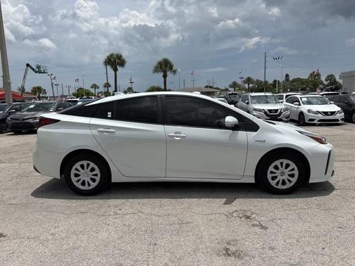 2021 Toyota Prius LE
