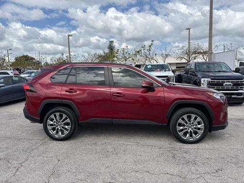 2021 Toyota RAV4 XLE Premium