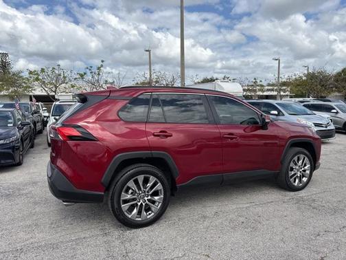 2021 Toyota RAV4 XLE Premium