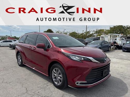 2023 Toyota Sienna XLE