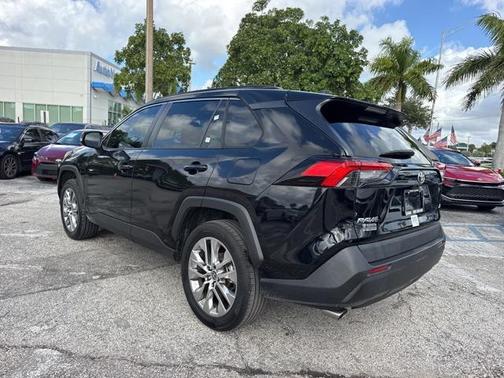 2021 Toyota RAV4 XLE Premium