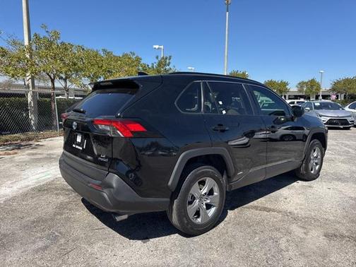 2024 Toyota RAV4 Hybrid SE