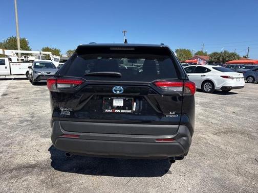 2024 Toyota RAV4 Hybrid SE